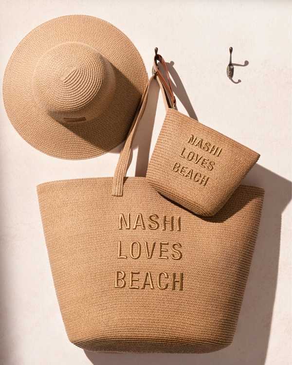 Nashi Loves Beach 02